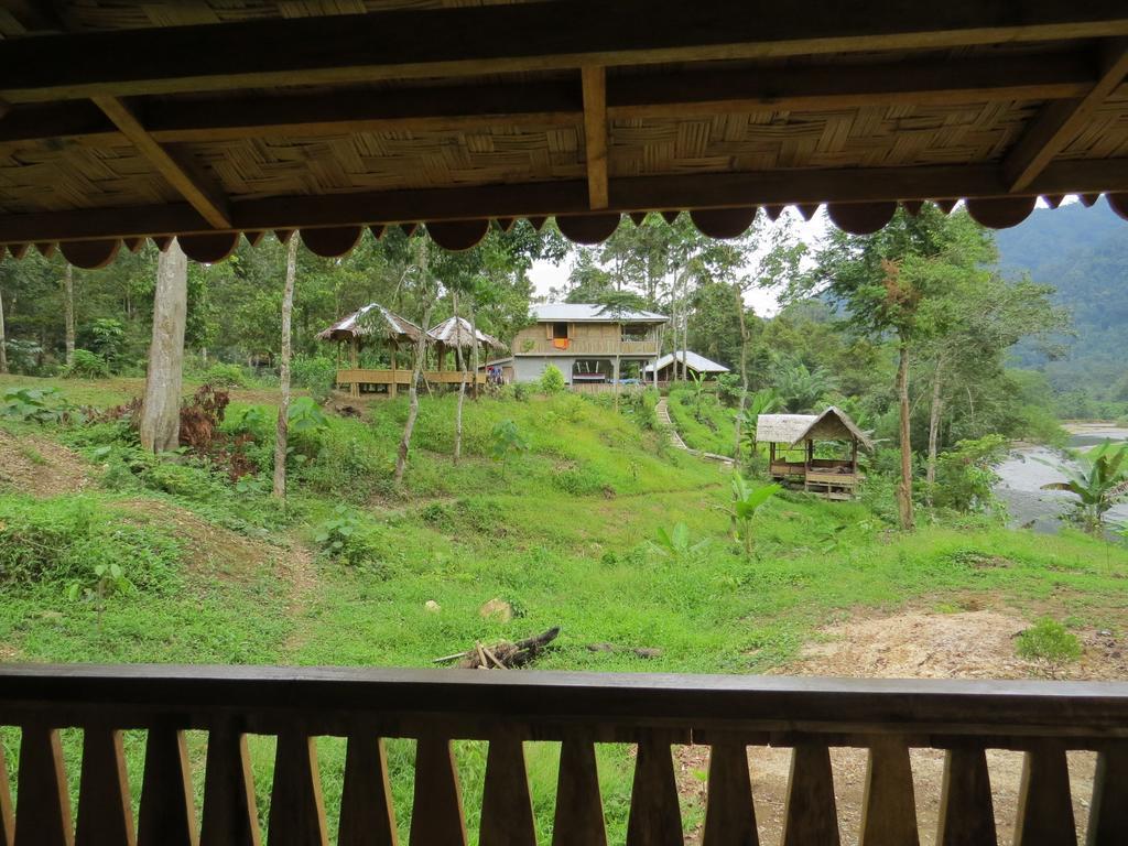 Batu Kapal Jungle Houses Hotel Berastagi Bilik gambar