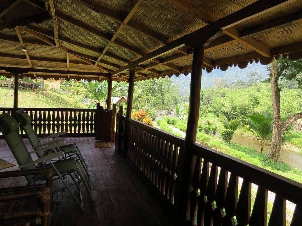 Batu Kapal Jungle Houses Hotel Berastagi Luaran gambar